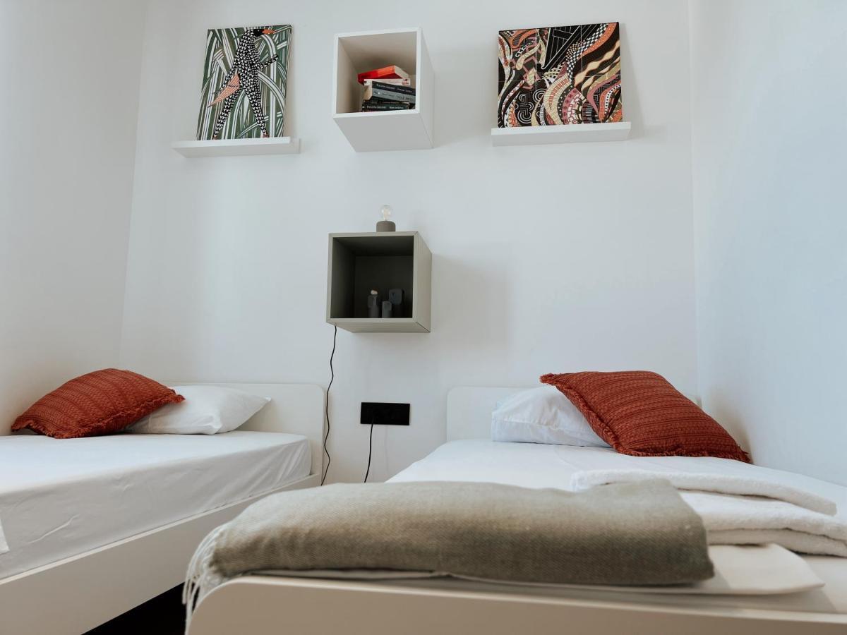 Dawn & Dusk - Modern Two Bedroom Apartment With Mountain Views Čilipi Esterno foto