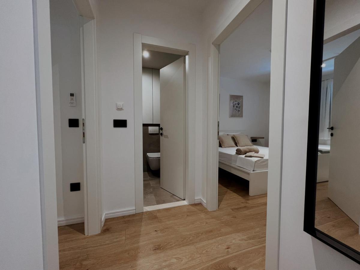 Dawn & Dusk - Modern Two Bedroom Apartment With Mountain Views Čilipi Esterno foto